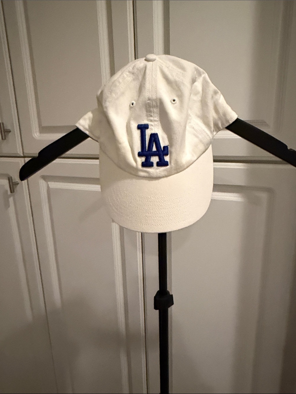 47 Brand White Baseball Cap with Blue LA Logo